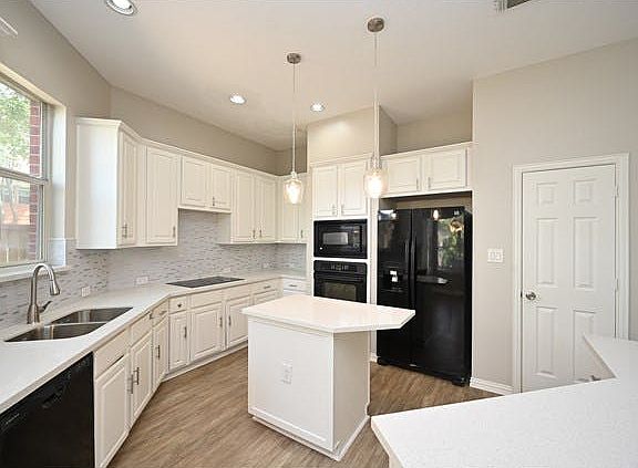 3rd image of 1502 Beaconshire Rd