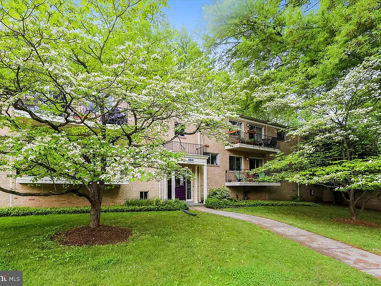 10648 Montrose Ave #M-103 — Photo 18