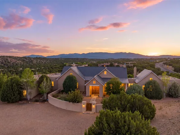 107 Paseo Del Conejo, Santa Fe, NM 87506