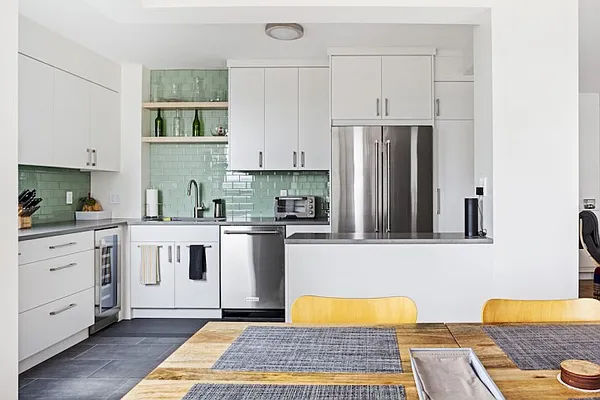 Sold by Compass | media 10