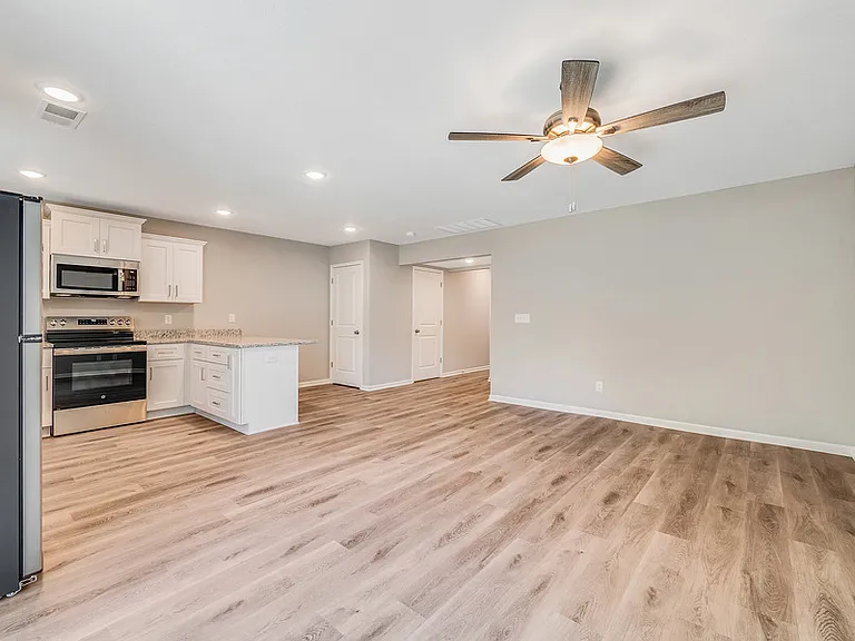 601 E Mason St #B — Photo 5