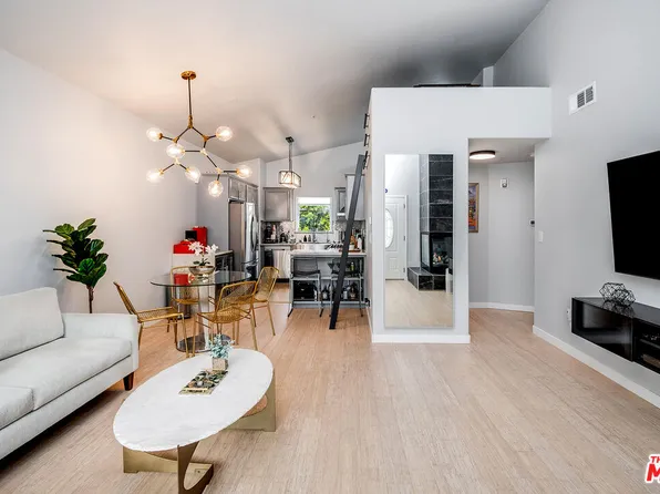 4447 W Lakeside Dr APT 202, Burbank, CA 91505