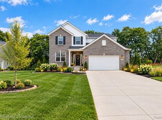 6270 Parker Dr, Linden, MI 48451