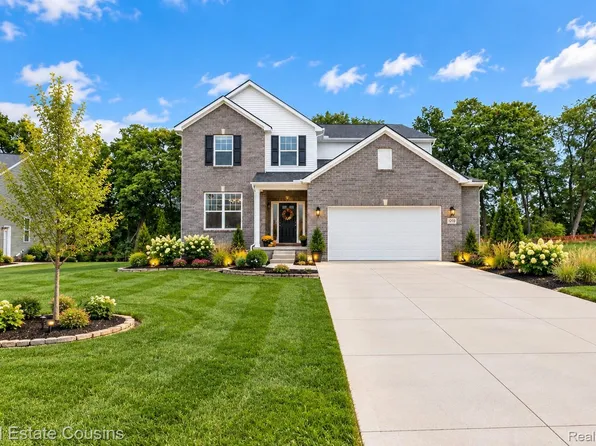 6270 Parker Dr, Linden, MI 48451
