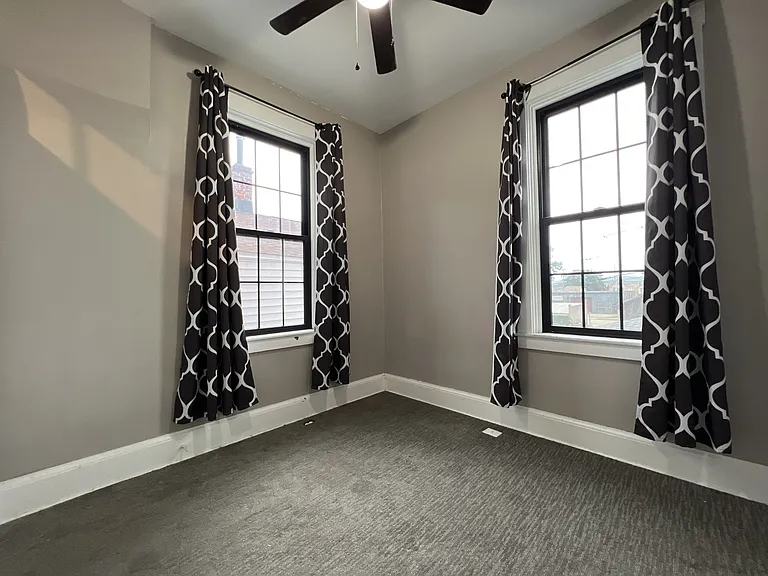 1228 Jackson St — Photo 13