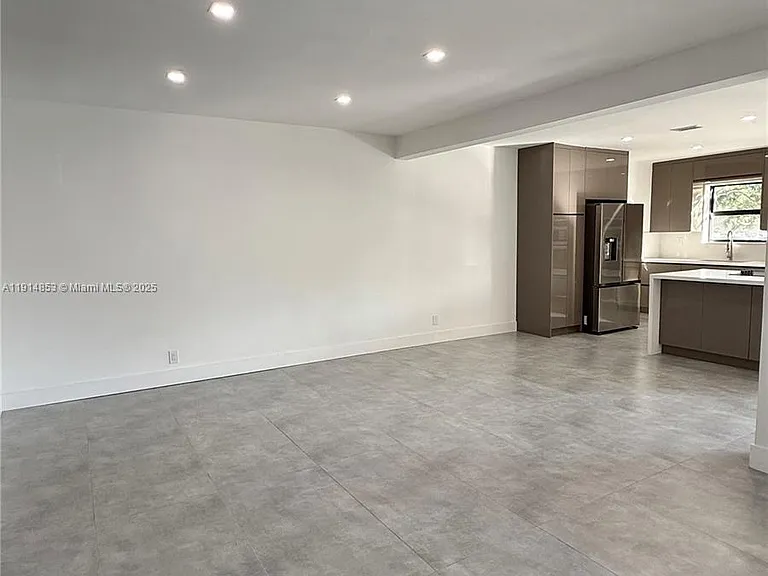 12615 N Miami Ave — Photo 11