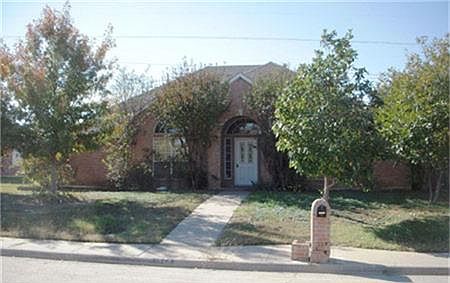 1st image of 1524 Carriage Creek Dr