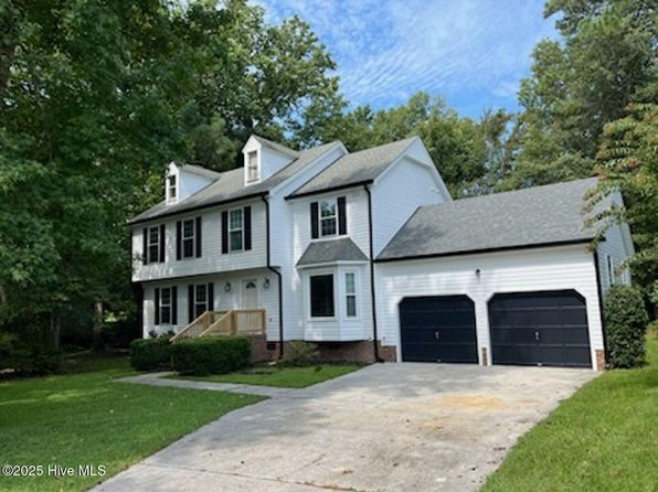 211 Westchester Dr