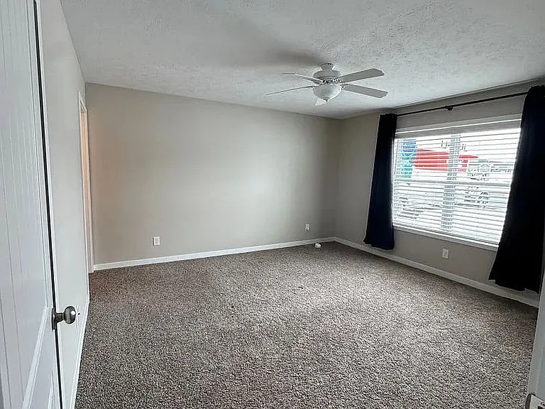 5085 Liberty Dr — Photo 14
