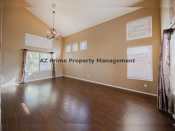 5th image of 2300 E Augusta Ave