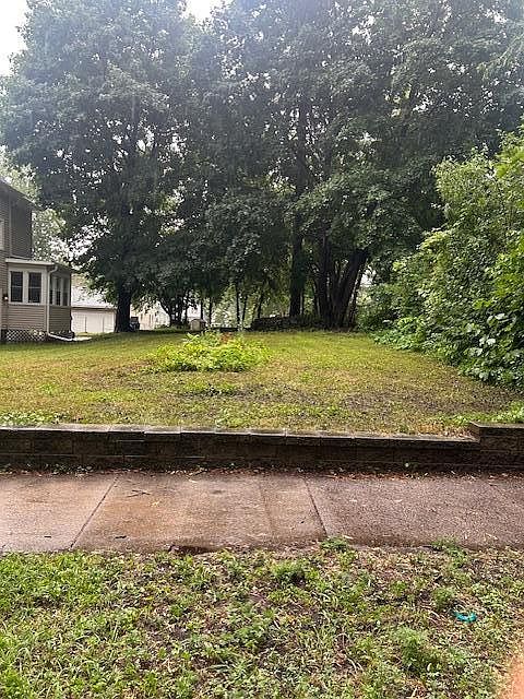 1st image of 984 E Reaney Ave