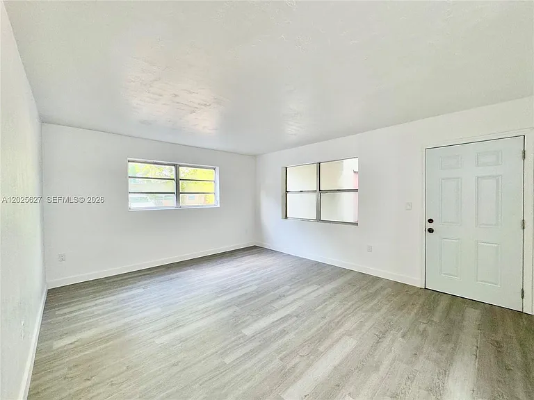 610 NE 123rd St #203 — Photo 14