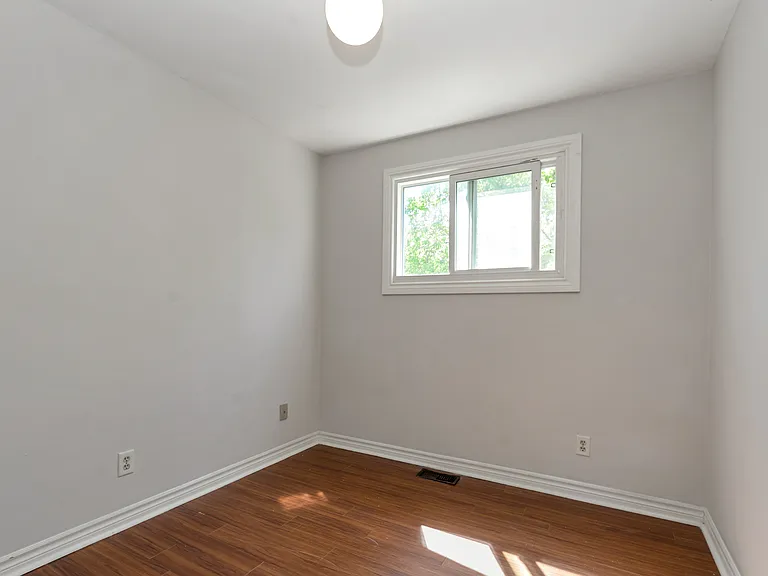 19 Melinda Cres #19 MELINDA CRESCENT — Photo 12