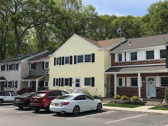 1st image of 866 Village Dr