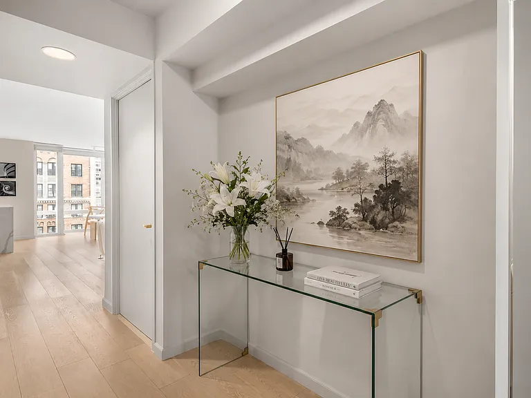 52 Park Ave #13 — Photo 2