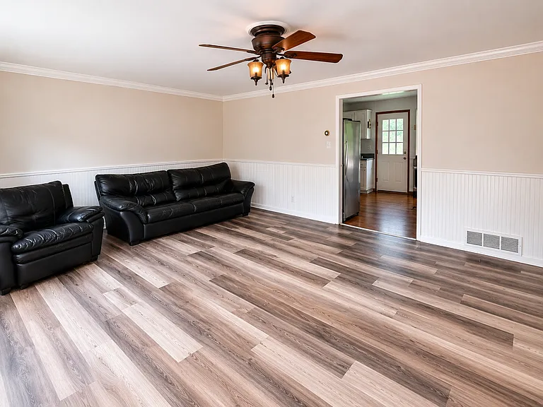 7635 Crescent Beach Rd — Photo 3
