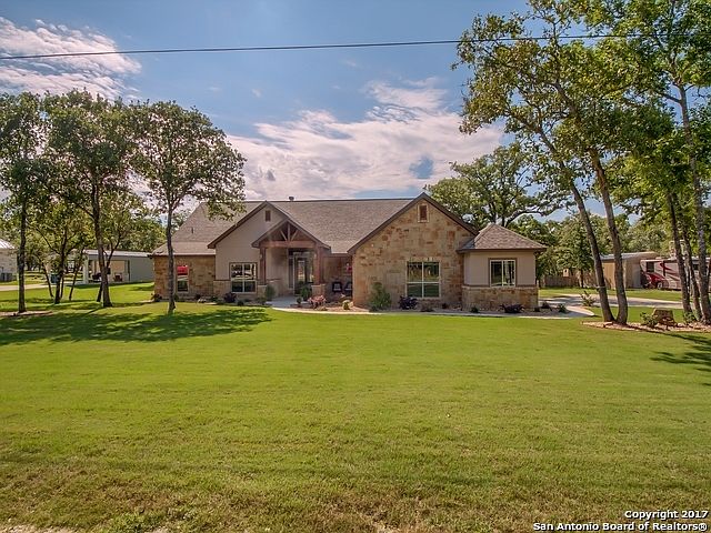 1st image of 157 Woodlands Dr