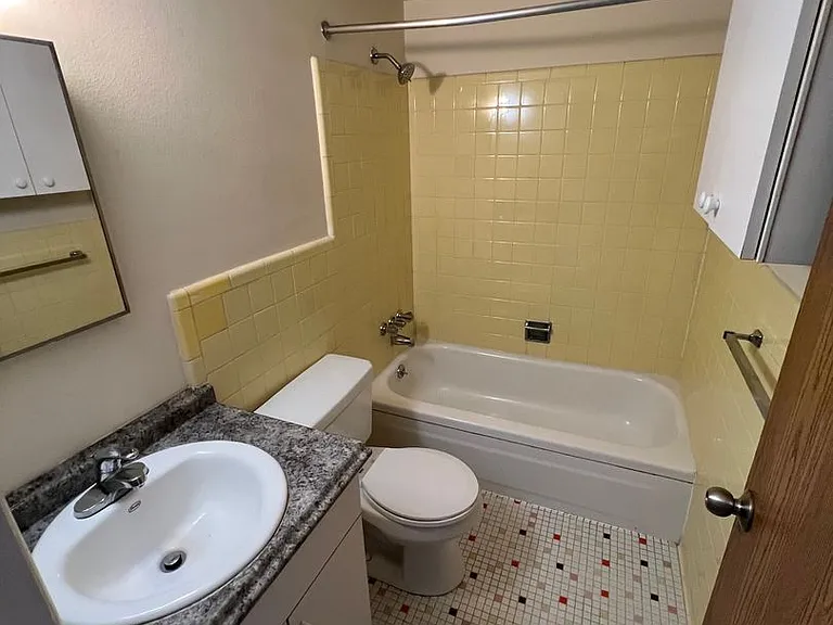 16435 E Twelve Mile Rd — Photo 25
