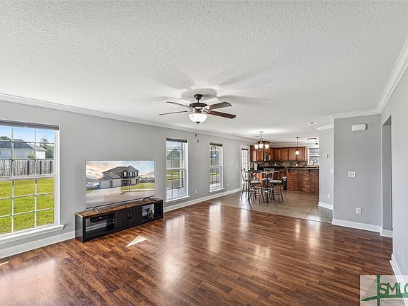 5th image of 1120 Creekside Circle