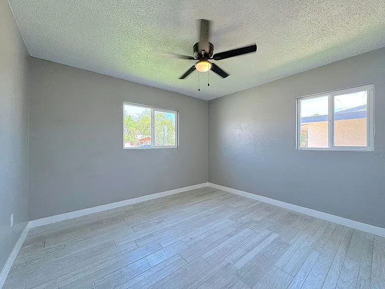 4918 Tetons Dr — Photo 12