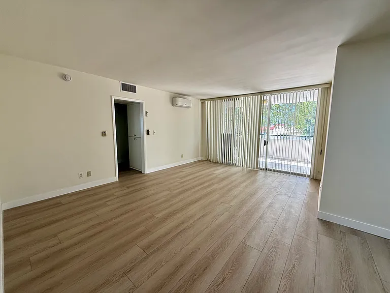 1115 Cordova St #114 — Photo 4
