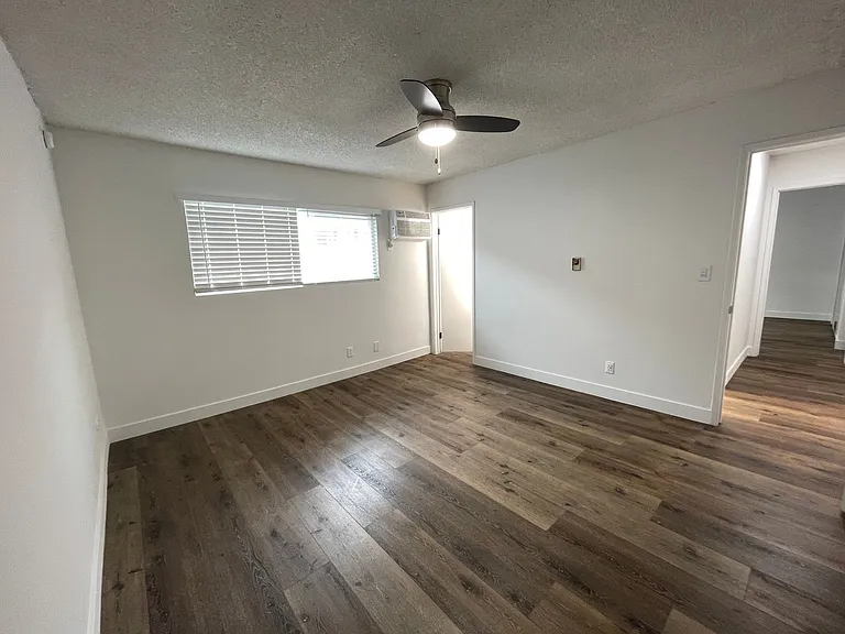 20353 Saticoy St — Photo 72