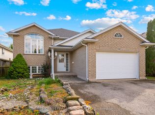 152 Larchwood Cir, Welland, ON L3C 7L9