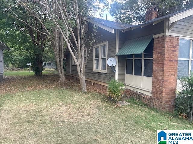 2nd image of 806 10th Ave
