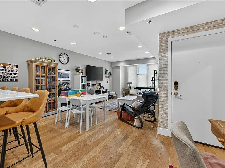 626 Grand St #1 — Photo 5