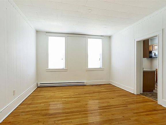 3rd image of 2826 Windsor Ave #B4