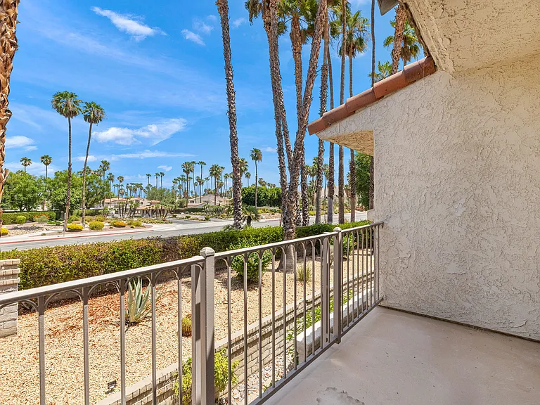 505 S Farrell Dr #D20 — Photo 8