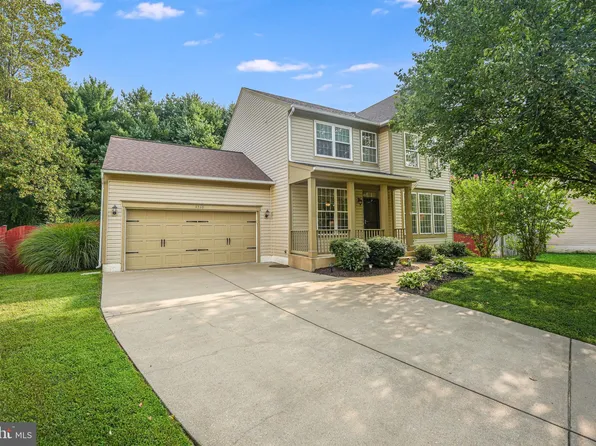 9285 Matthew Dr, Manassas Park, VA 20111