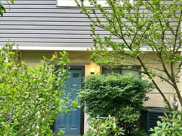 31 Ash Stoker Ln, Horsham, PA 19044
