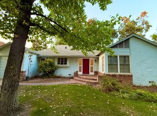 1618 W College Ave, Visalia, CA 93277