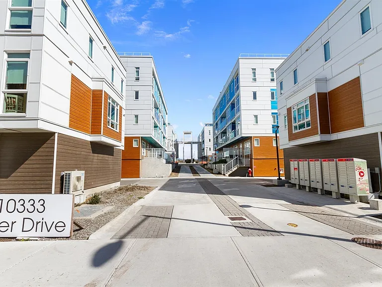 10333 River Dr #28 — Photo 22