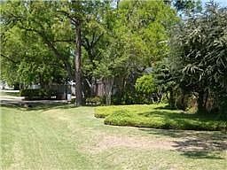 2nd image of 2420 Meadow Ln