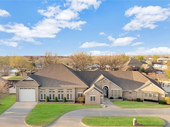4th image of 1810 Westwood Estates Dr