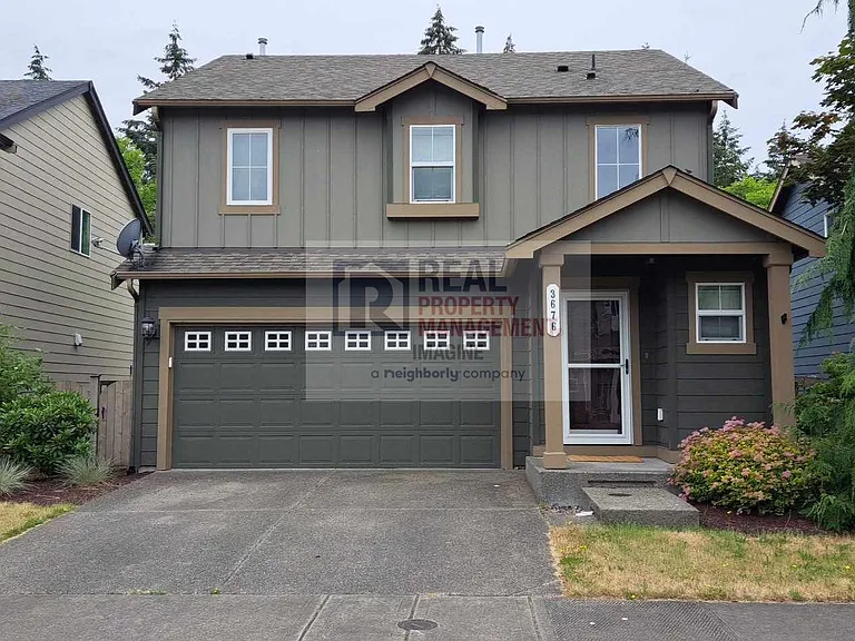 3676 London Loop NE — Photo 1