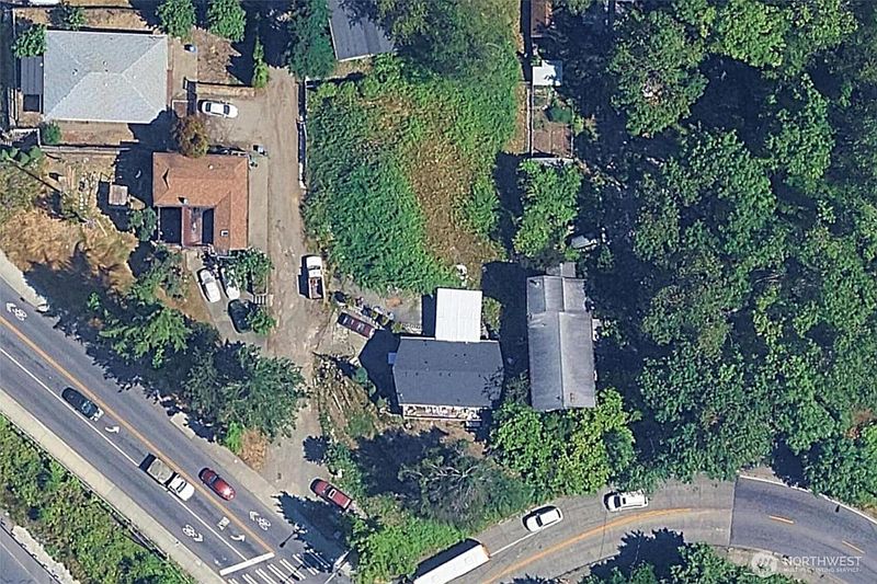 4th image of 1924 S Graham Street