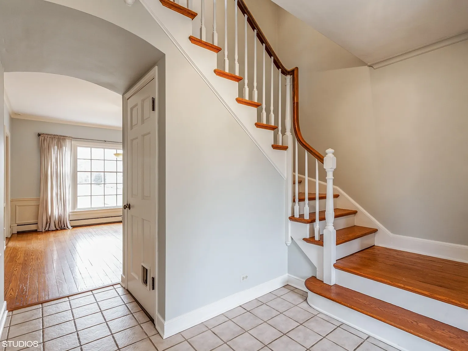 4 bed, 2.5 bath, $4,450 — Photo 2