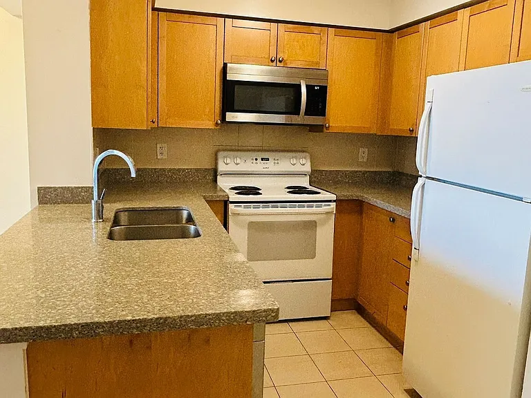 4968 Yonge St #1906 — Photo 2