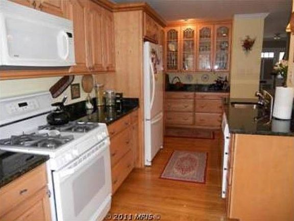 2nd image of 9 Columbia Ct