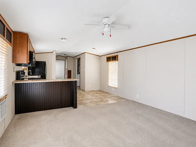 996 Margarita St — Photo 11