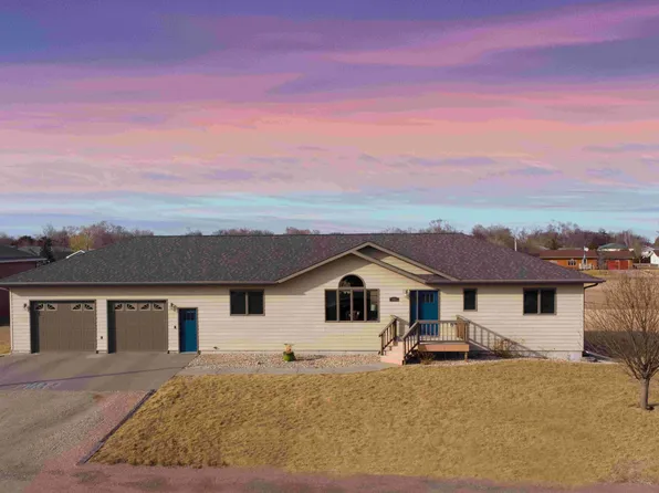 700 E State St, Plankinton, SD 57368