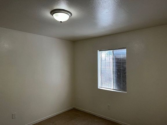 5th image of 2831 California Ave #B