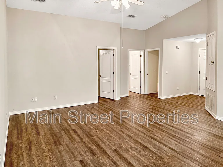 217 Cohasset Ct — Photo 4