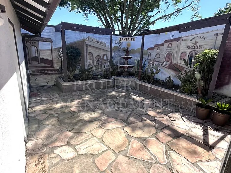 321 Gran Via Ct — Photo 16