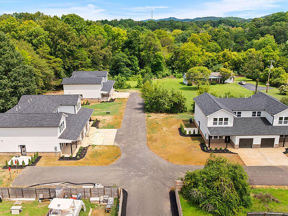 3rd image of 2634 White Plains Way