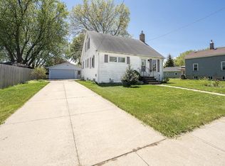 1341 Otter Ave, Oshkosh, WI 54901