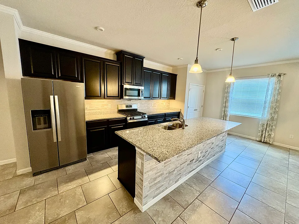 2421 Hearth Dr